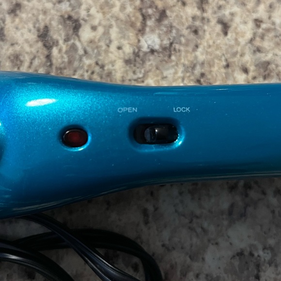 BED HEAD Ceramic Wave Artist Deep Waver for Beachy Waves, 15x9x7 Inch — Like New - Picture 6 of 10